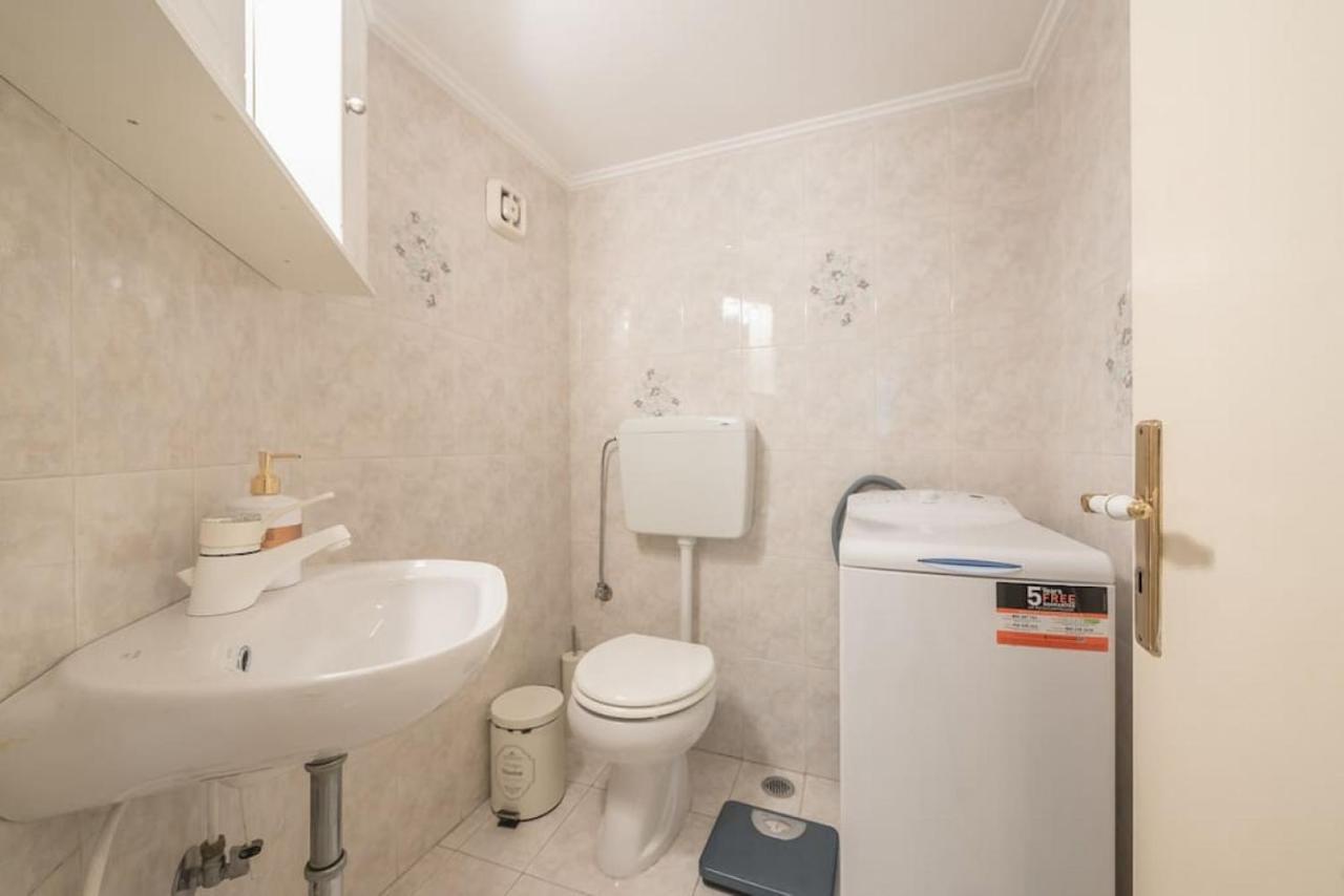 Central 3Br Apartment Next To Panormou Metro! Aten Exteriör bild